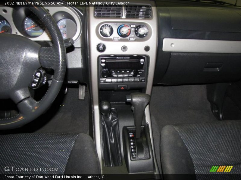 Molten Lava Metallic / Gray Celadon 2002 Nissan Xterra SE V6 SC 4x4