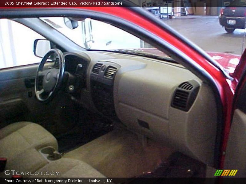 Victory Red / Sandstone 2005 Chevrolet Colorado Extended Cab