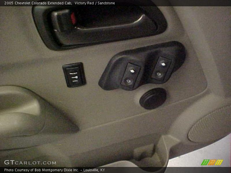 Victory Red / Sandstone 2005 Chevrolet Colorado Extended Cab