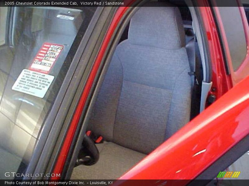 Victory Red / Sandstone 2005 Chevrolet Colorado Extended Cab