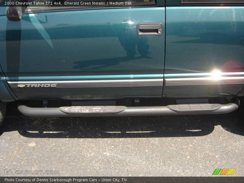 Emerald Green Metallic / Medium Oak 2000 Chevrolet Tahoe Z71 4x4