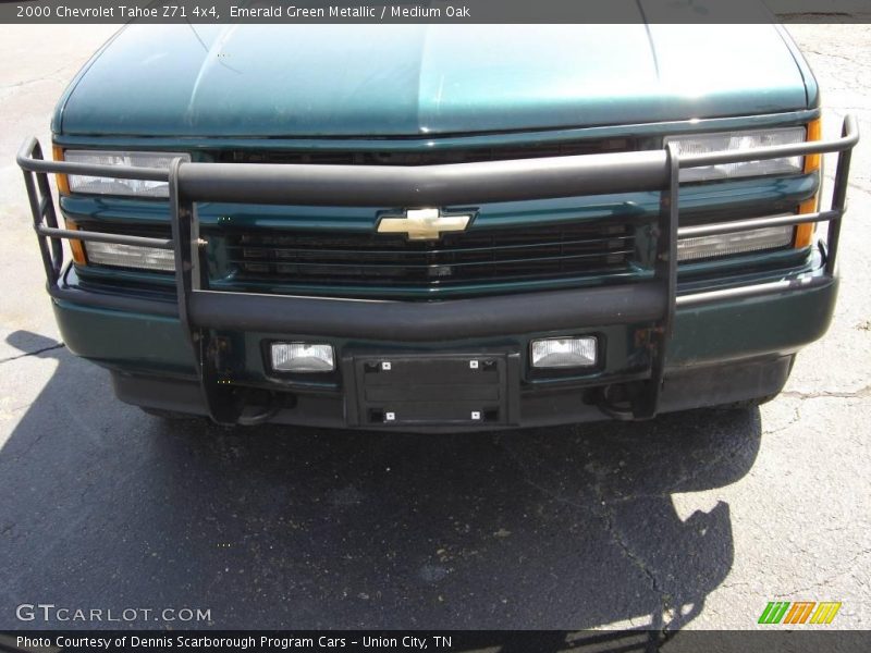 Emerald Green Metallic / Medium Oak 2000 Chevrolet Tahoe Z71 4x4