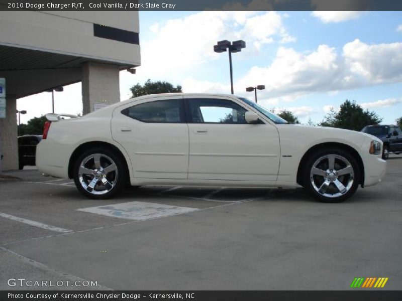 Cool Vanilla / Dark Slate Gray 2010 Dodge Charger R/T