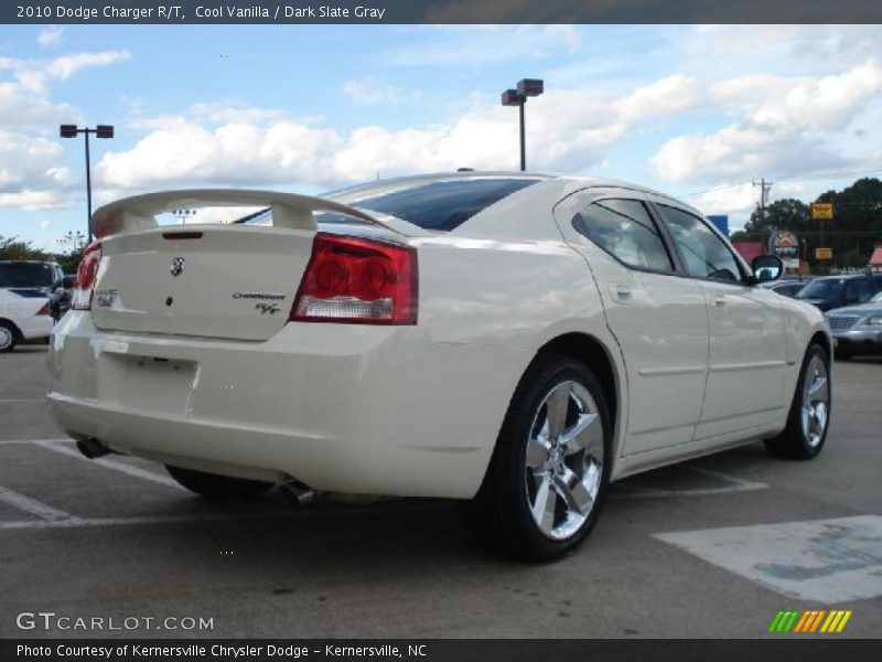 Cool Vanilla / Dark Slate Gray 2010 Dodge Charger R/T