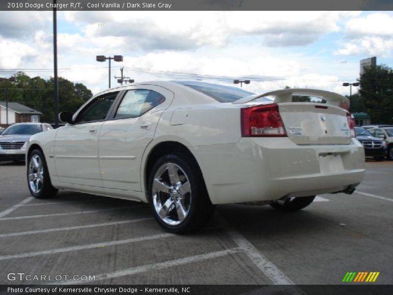 Cool Vanilla / Dark Slate Gray 2010 Dodge Charger R/T