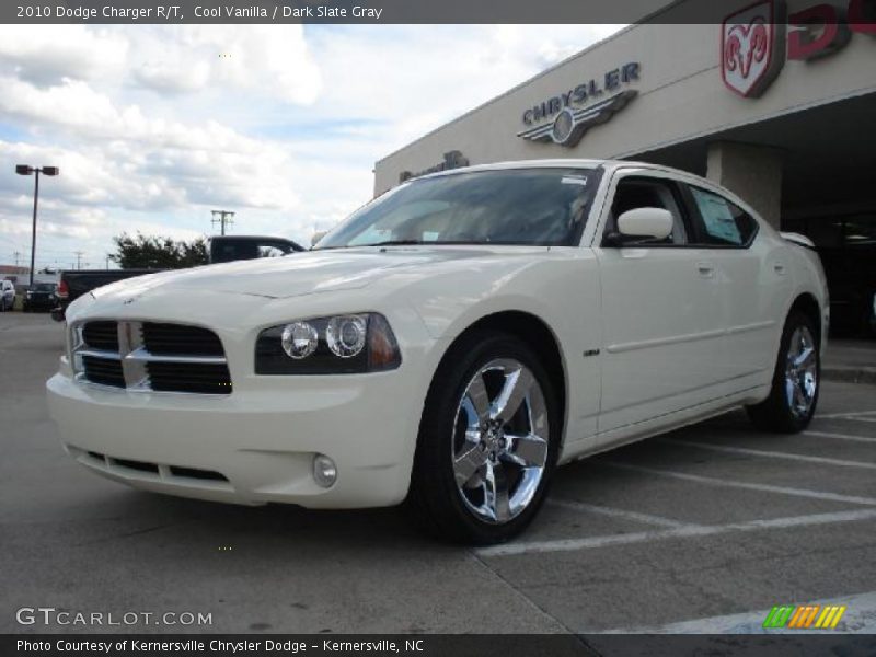 Cool Vanilla / Dark Slate Gray 2010 Dodge Charger R/T