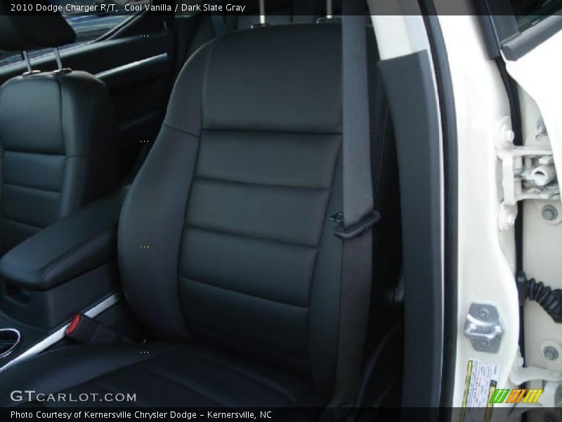 Cool Vanilla / Dark Slate Gray 2010 Dodge Charger R/T
