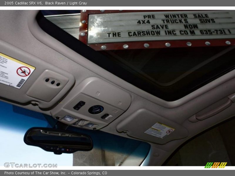 Black Raven / Light Gray 2005 Cadillac SRX V6