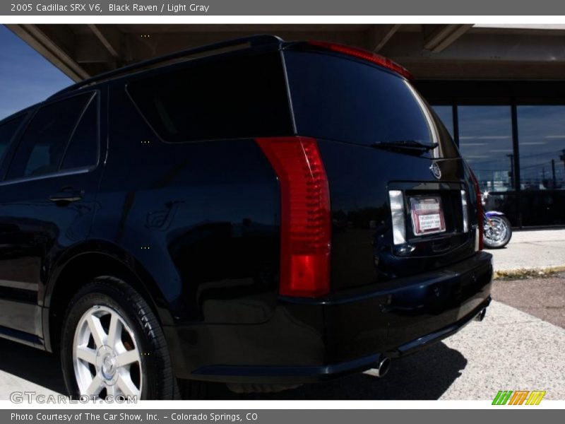 Black Raven / Light Gray 2005 Cadillac SRX V6