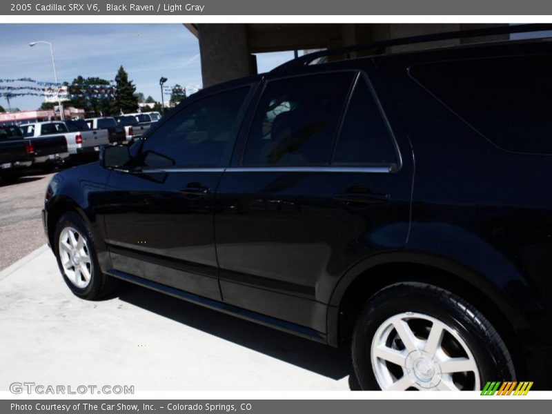 Black Raven / Light Gray 2005 Cadillac SRX V6