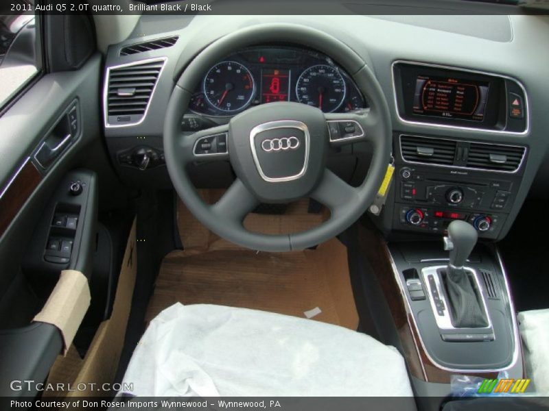 Brilliant Black / Black 2011 Audi Q5 2.0T quattro