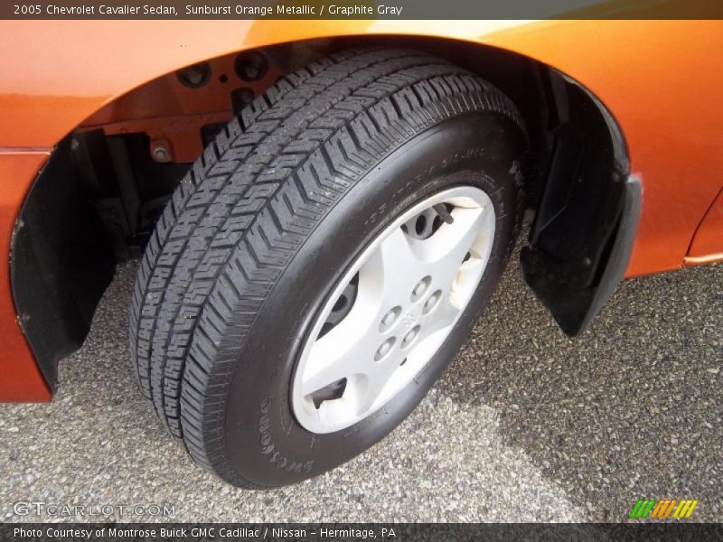Sunburst Orange Metallic / Graphite Gray 2005 Chevrolet Cavalier Sedan