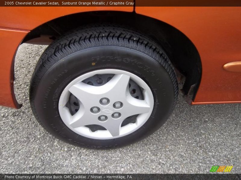 Sunburst Orange Metallic / Graphite Gray 2005 Chevrolet Cavalier Sedan