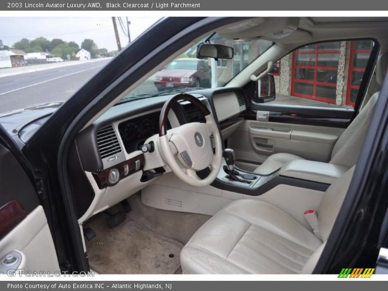 Black Clearcoat / Light Parchment 2003 Lincoln Aviator Luxury AWD