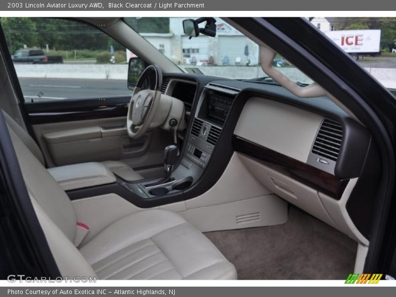 Black Clearcoat / Light Parchment 2003 Lincoln Aviator Luxury AWD