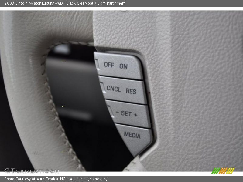 Black Clearcoat / Light Parchment 2003 Lincoln Aviator Luxury AWD