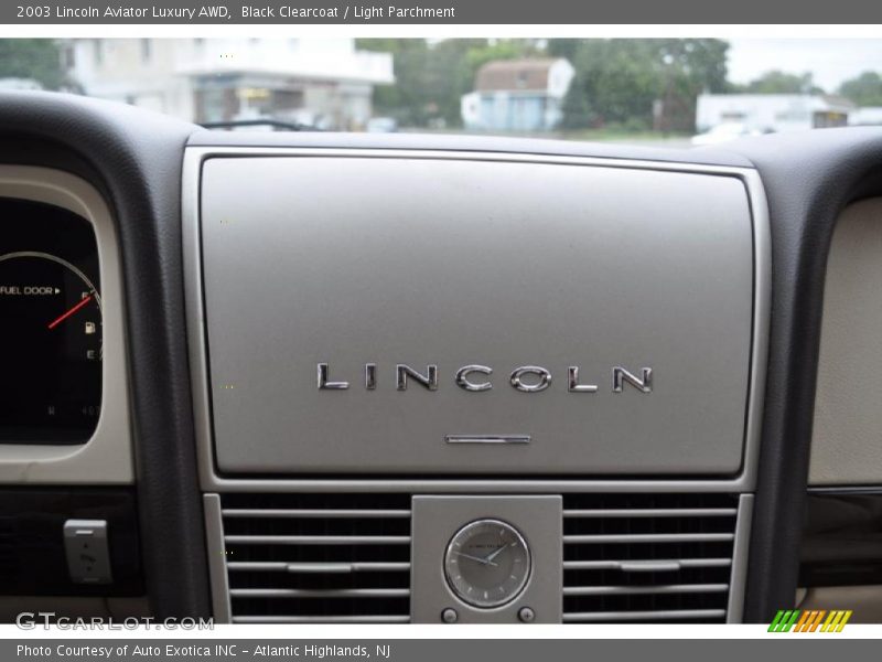 Black Clearcoat / Light Parchment 2003 Lincoln Aviator Luxury AWD