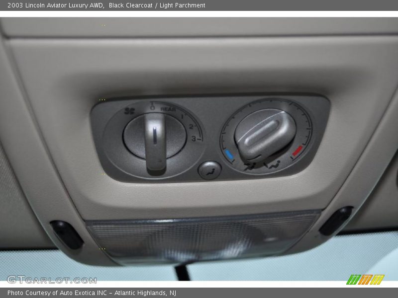 Black Clearcoat / Light Parchment 2003 Lincoln Aviator Luxury AWD