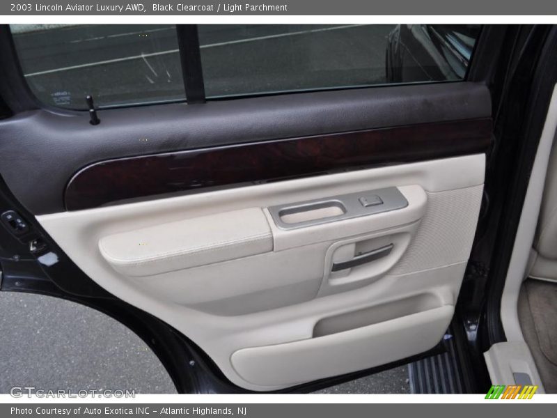 Black Clearcoat / Light Parchment 2003 Lincoln Aviator Luxury AWD