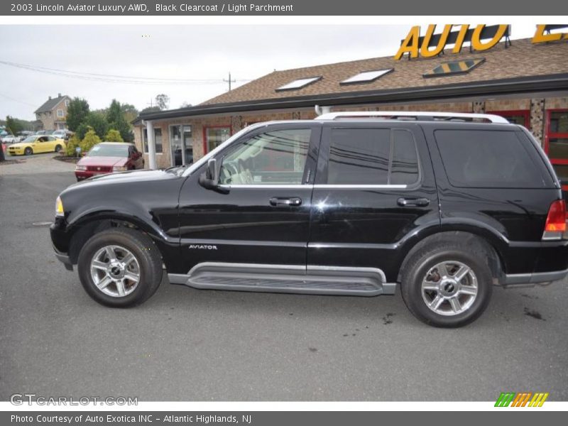 Black Clearcoat / Light Parchment 2003 Lincoln Aviator Luxury AWD