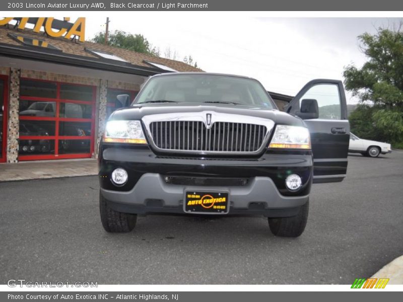 Black Clearcoat / Light Parchment 2003 Lincoln Aviator Luxury AWD