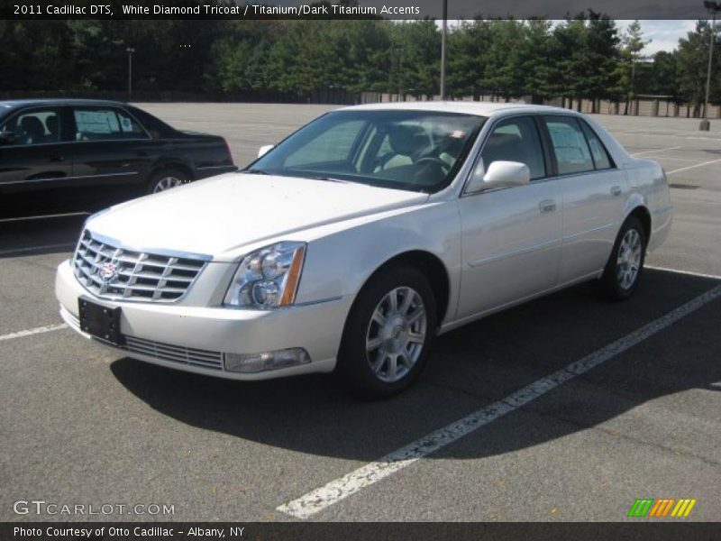 White Diamond Tricoat / Titanium/Dark Titanium Accents 2011 Cadillac DTS