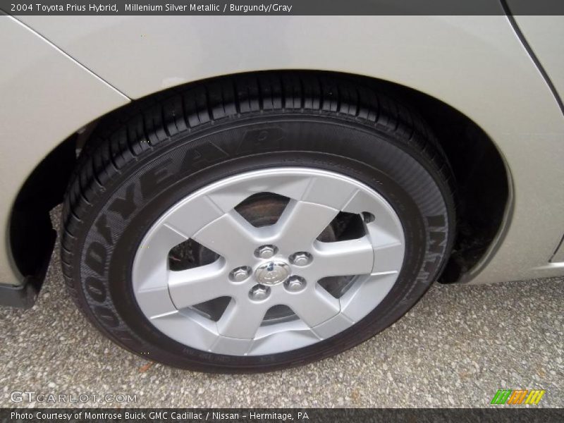 Millenium Silver Metallic / Burgundy/Gray 2004 Toyota Prius Hybrid