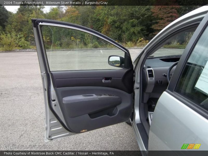 Millenium Silver Metallic / Burgundy/Gray 2004 Toyota Prius Hybrid