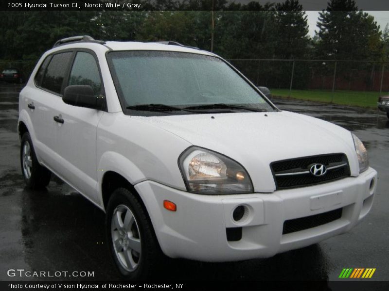 Nordic White / Gray 2005 Hyundai Tucson GL