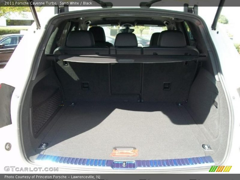 Sand White / Black 2011 Porsche Cayenne Turbo