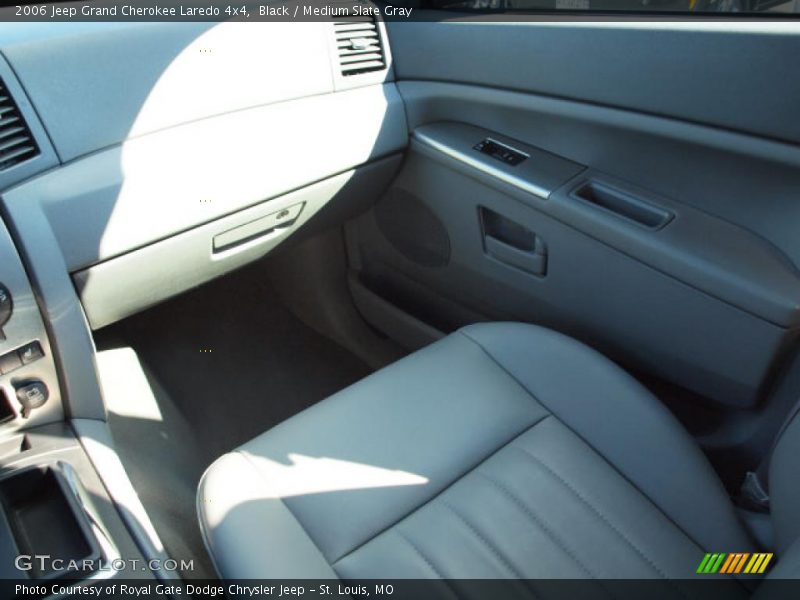 Black / Medium Slate Gray 2006 Jeep Grand Cherokee Laredo 4x4