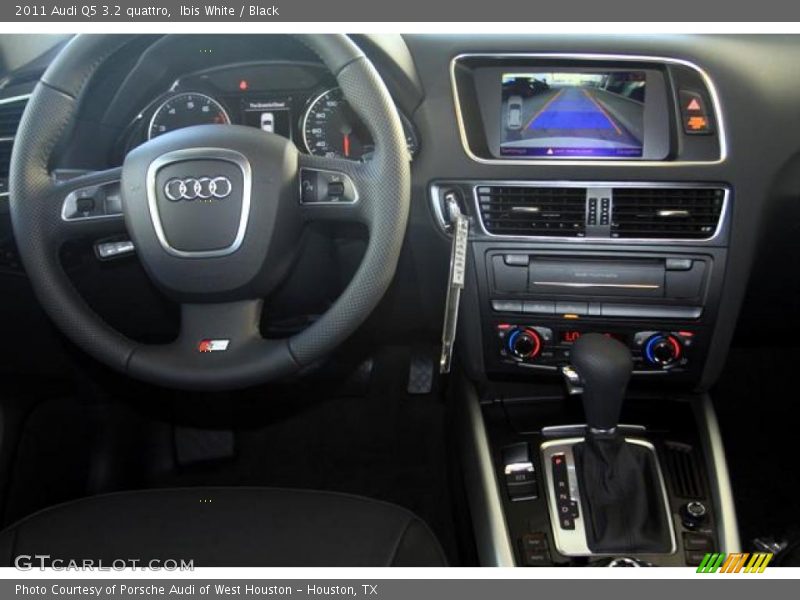 Ibis White / Black 2011 Audi Q5 3.2 quattro