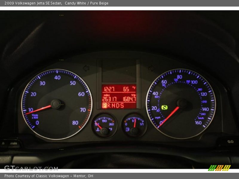 Candy White / Pure Beige 2009 Volkswagen Jetta SE Sedan