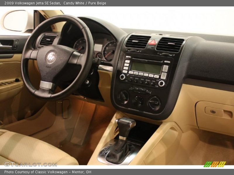 Candy White / Pure Beige 2009 Volkswagen Jetta SE Sedan