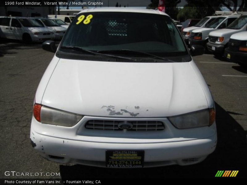 Vibrant White / Medium Graphite 1998 Ford Windstar
