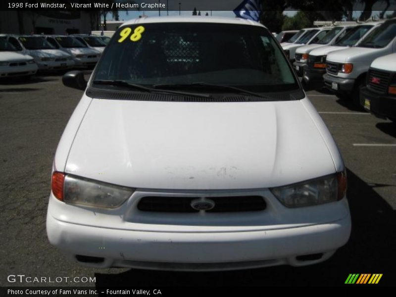 Vibrant White / Medium Graphite 1998 Ford Windstar