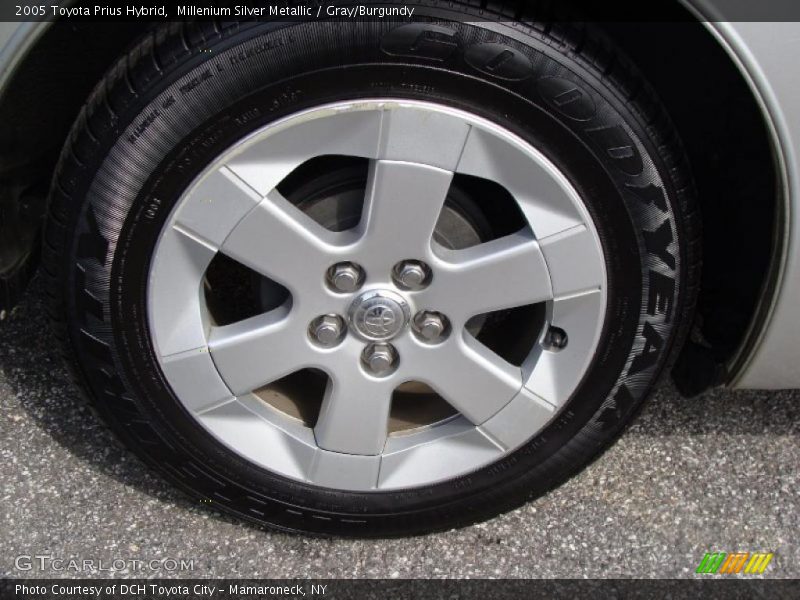 Millenium Silver Metallic / Gray/Burgundy 2005 Toyota Prius Hybrid