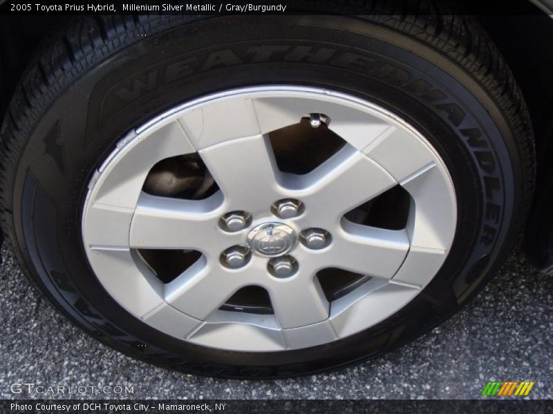 Millenium Silver Metallic / Gray/Burgundy 2005 Toyota Prius Hybrid