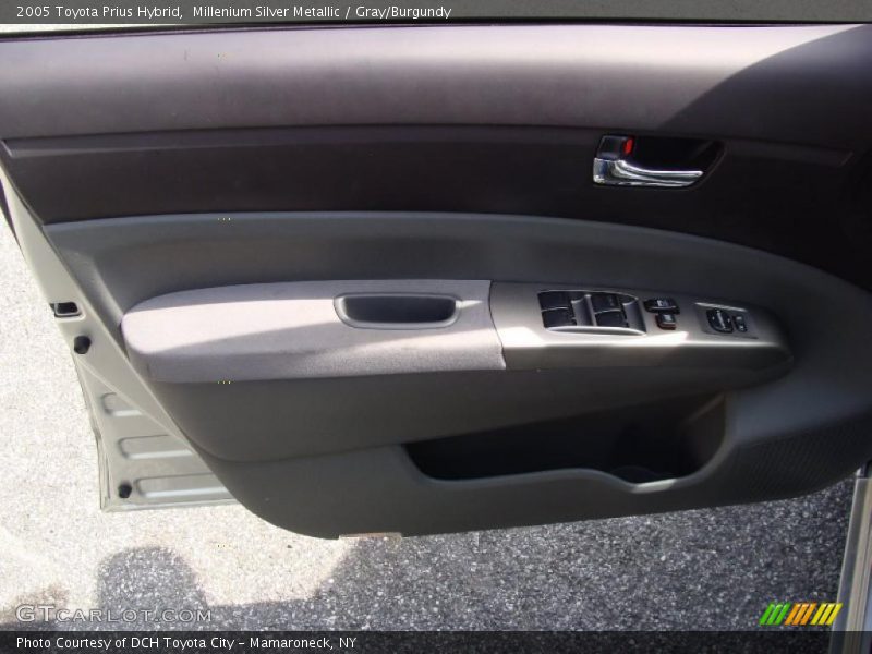 Millenium Silver Metallic / Gray/Burgundy 2005 Toyota Prius Hybrid