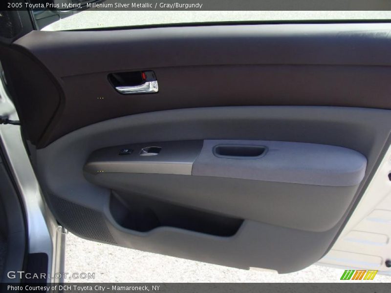 Millenium Silver Metallic / Gray/Burgundy 2005 Toyota Prius Hybrid