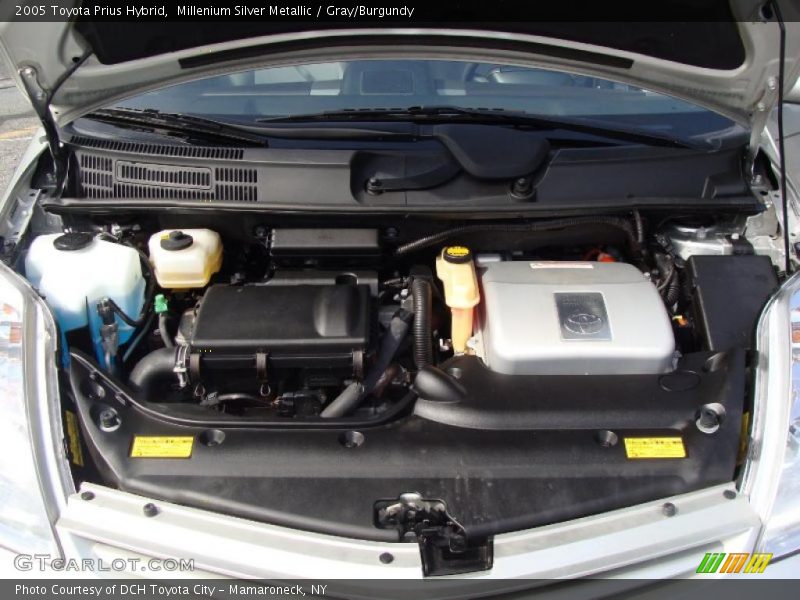 Millenium Silver Metallic / Gray/Burgundy 2005 Toyota Prius Hybrid