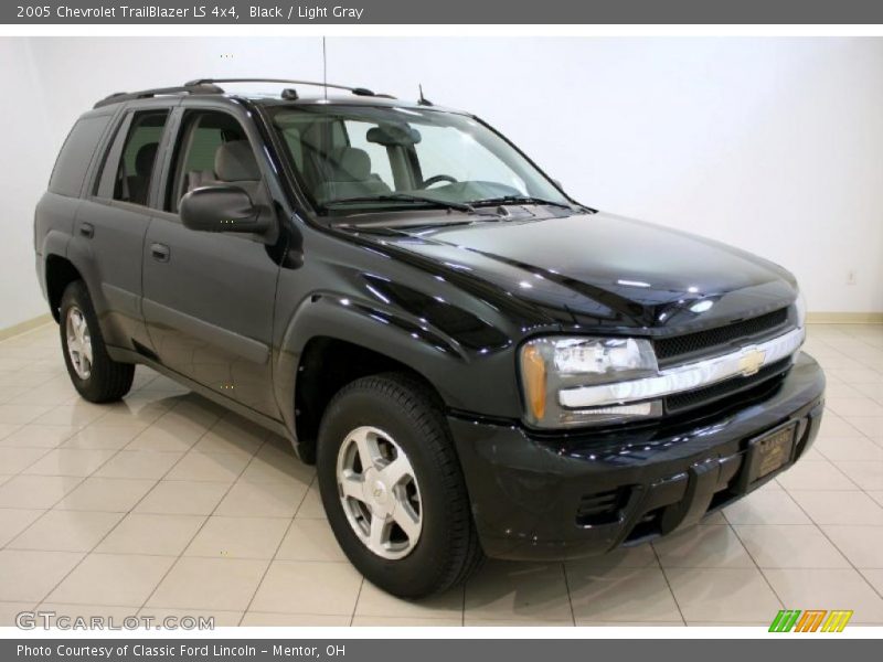 Black / Light Gray 2005 Chevrolet TrailBlazer LS 4x4
