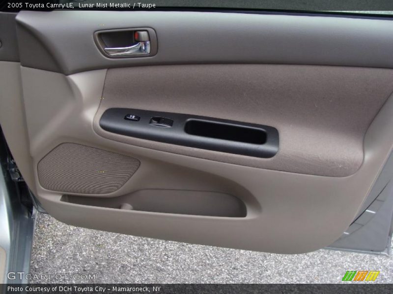 Lunar Mist Metallic / Taupe 2005 Toyota Camry LE