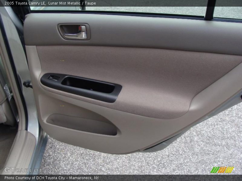 Lunar Mist Metallic / Taupe 2005 Toyota Camry LE