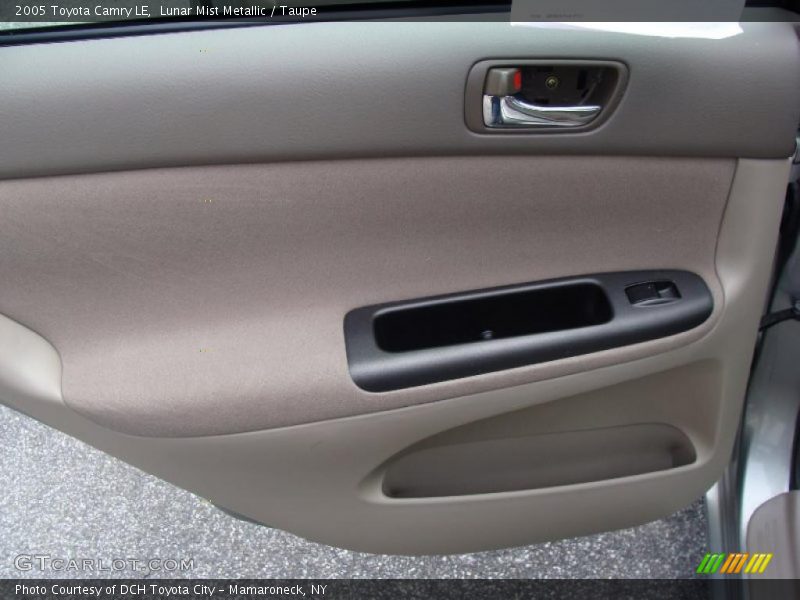 Lunar Mist Metallic / Taupe 2005 Toyota Camry LE
