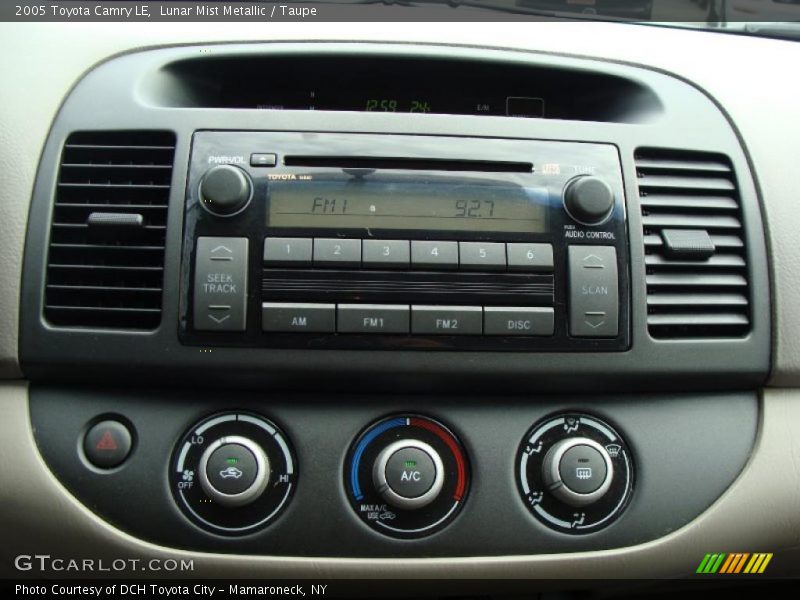 Lunar Mist Metallic / Taupe 2005 Toyota Camry LE