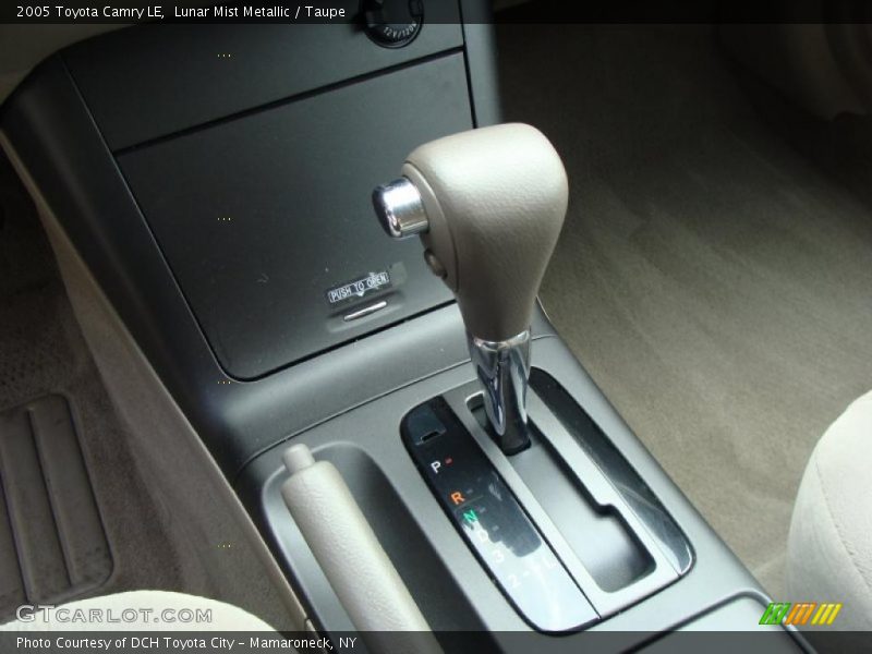 Lunar Mist Metallic / Taupe 2005 Toyota Camry LE