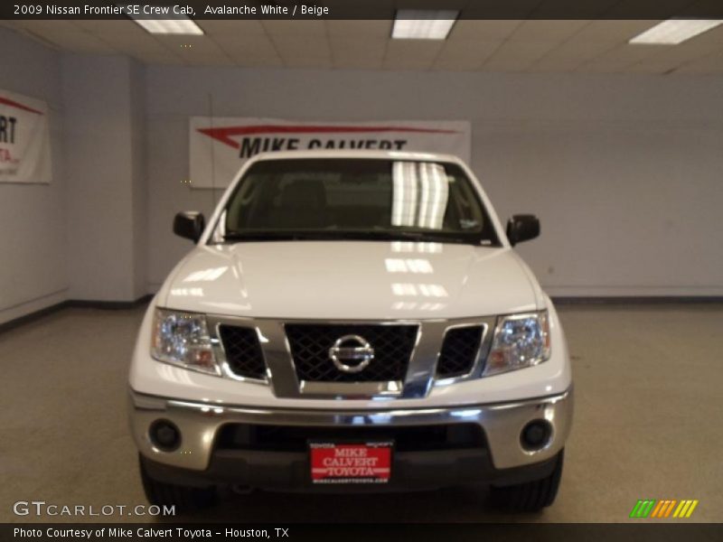 Avalanche White / Beige 2009 Nissan Frontier SE Crew Cab