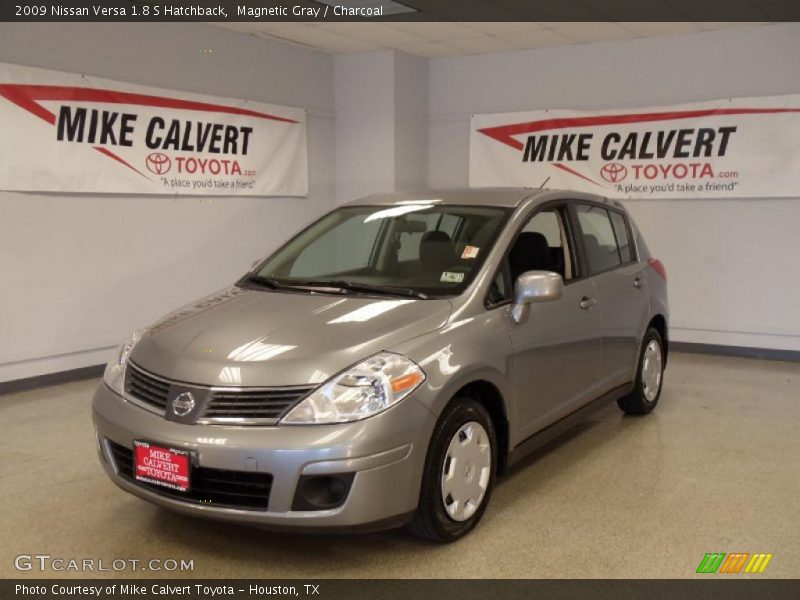 Magnetic Gray / Charcoal 2009 Nissan Versa 1.8 S Hatchback
