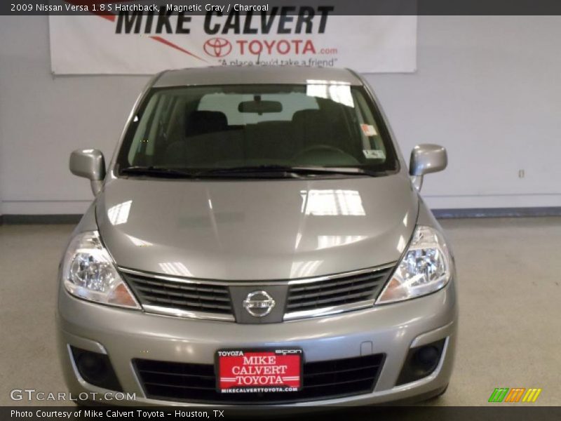 Magnetic Gray / Charcoal 2009 Nissan Versa 1.8 S Hatchback